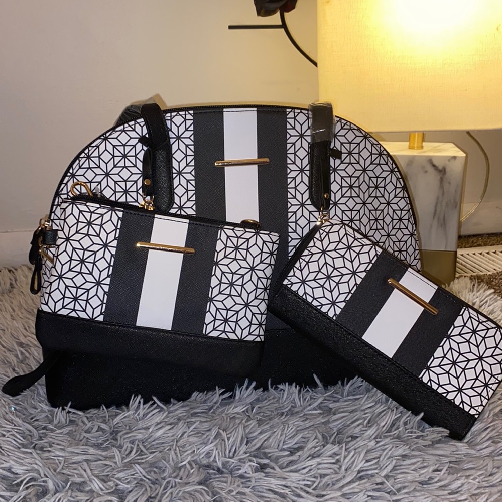 NEW Purse, mini bag, and wallet set. Never used, still in packaging.